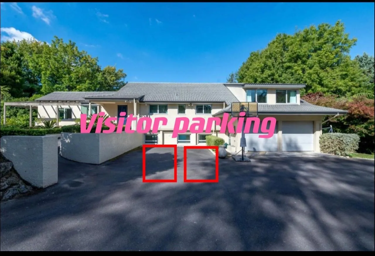 Lakeside & Tennis Court Paradise Rotorua Apartment